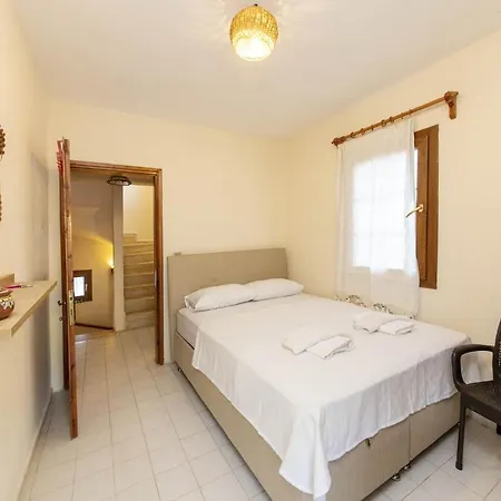 ヴィラ Separate With Garden And Terrace In Bodrum グムベット